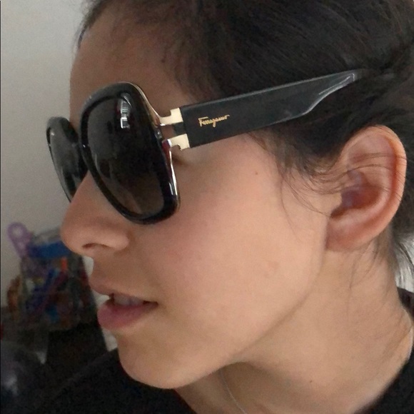 Sun Glasses - Picture 2 of 6